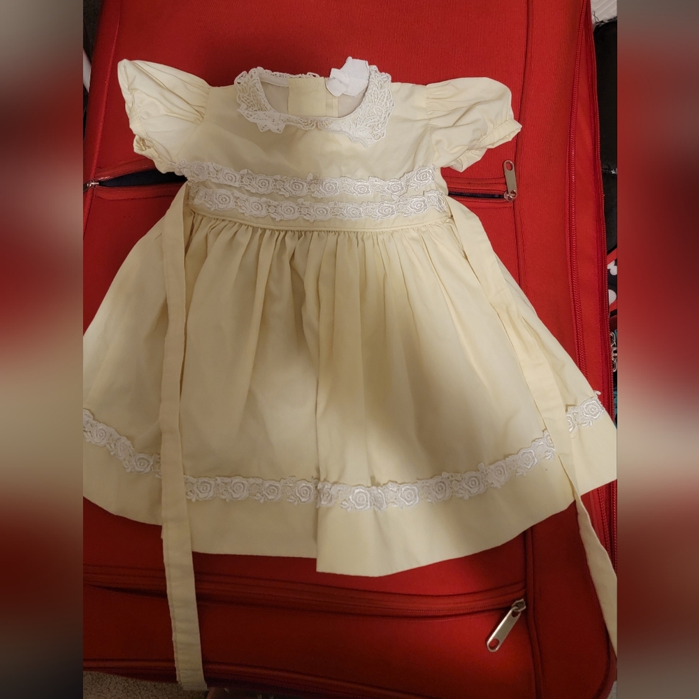 Vintage Elegant Yellow Lace Dress